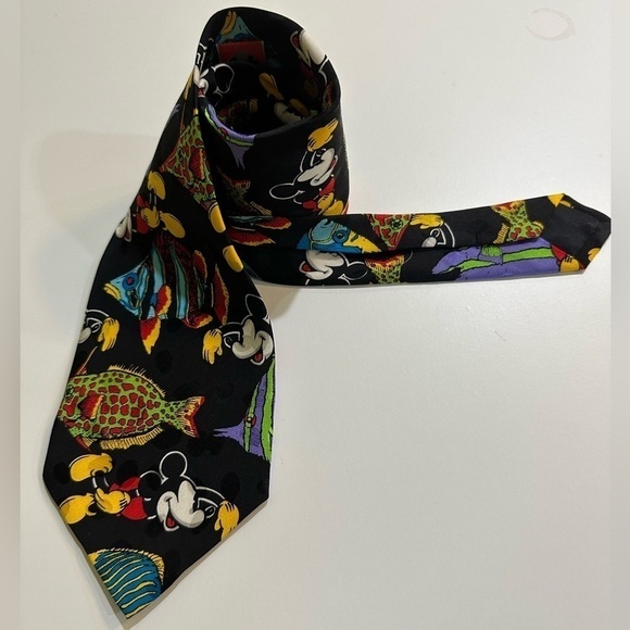Disney Fish 100% Silk Tie Mickey, Inc Mickey Mouse, Classic Length - Picture 1 of 5
